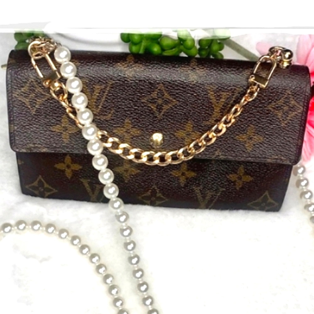 🌺 Louis Vuitton Long Portefeuille Sarah Wallet on Chain Pre-owned WOC - Picture 2 of 16